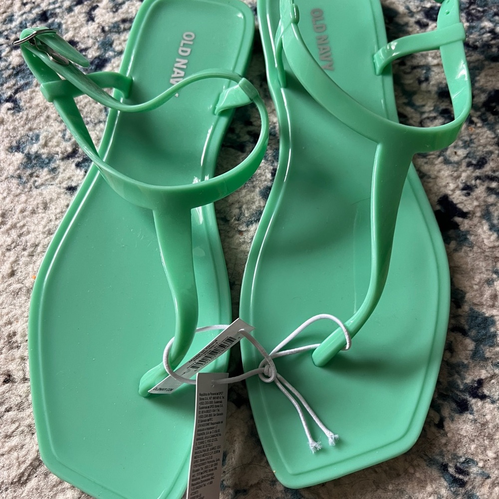 Old navy sandals size 7